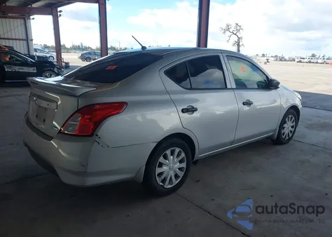 2015 Nissan Versa 1.6 S+ z USA, uszkodzony, nr VIN 3N1CN7AP5FL934687